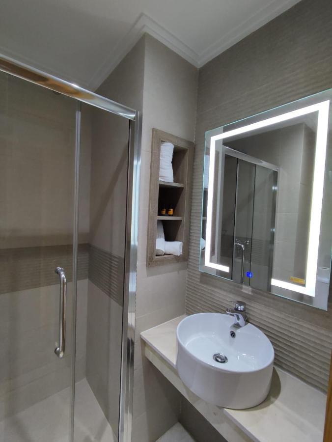 Lotus Hotel Casanearshore Casablanca Bagian luar foto